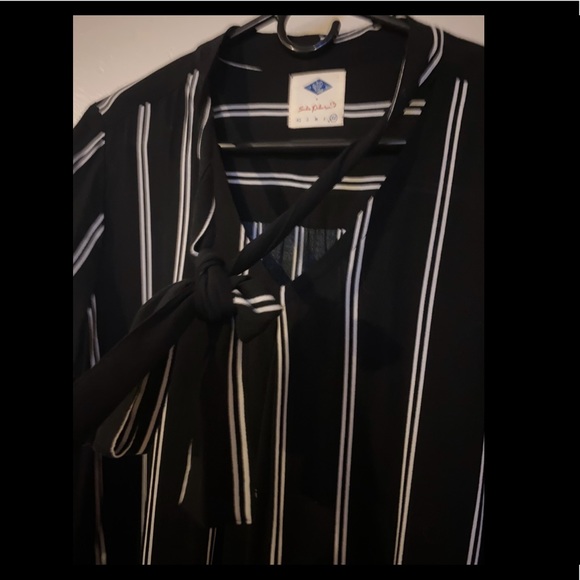 Blouse - Picture 2 of 5